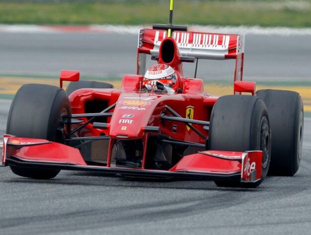 El segundo mejor registro lo obtuvo el Ferrari de Kimi Raikkonen, a 0.570 de Heidfeld.

Foto: Efe