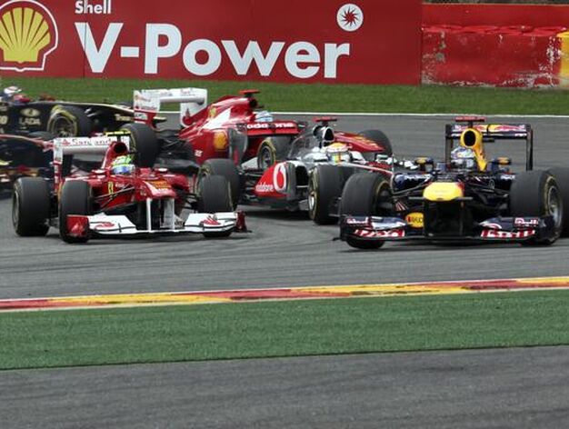 Vettel junto a Massa en la cabeza.

Foto: EFE