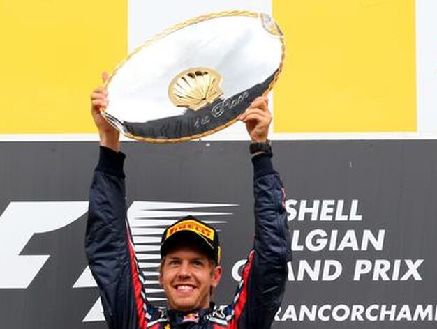 Vettel, pone m&aacute;s distancia a sus rivales.

Foto: EFE