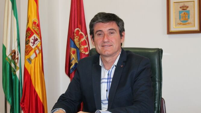 Manuel Cortés, alcalde.