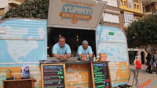 Estos camiones de comida callejera han acercado una amplia y variada oferta culinaria a los vecinos.