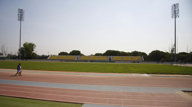 El campo de hierba natural de las Instalaciones Deportivas La Cartuja.