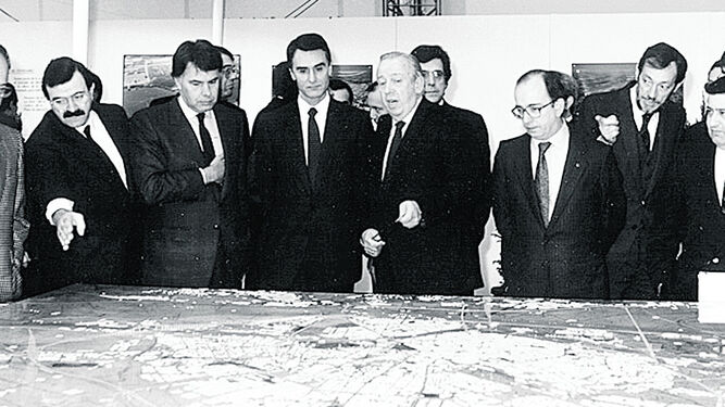 De izquierda a derecha, José Rodríguez de la Borbolla, Felipe González, Aníbal Cavaco Silva, Manuel Olivencia, Manuel del Valle y Emilio Casinello, durante la gestación y organización de la Expo 92.