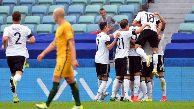 La selección alemana celebrando uno de los goles.