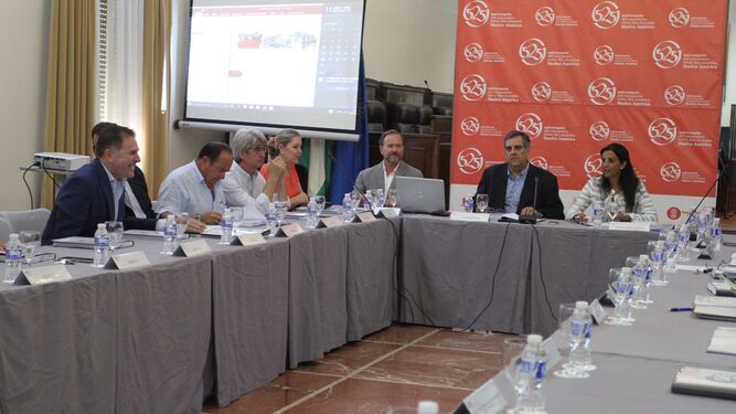 El Consejo Económico y Social reunido en la Diputación de Huelva.