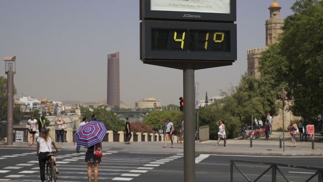 Un termómetro de la capital marca 41 grados