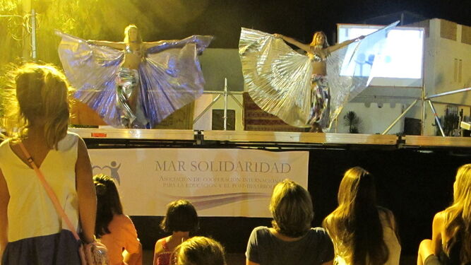 Danzas árabes durante el desarrollo del Festival Entrepitas.
