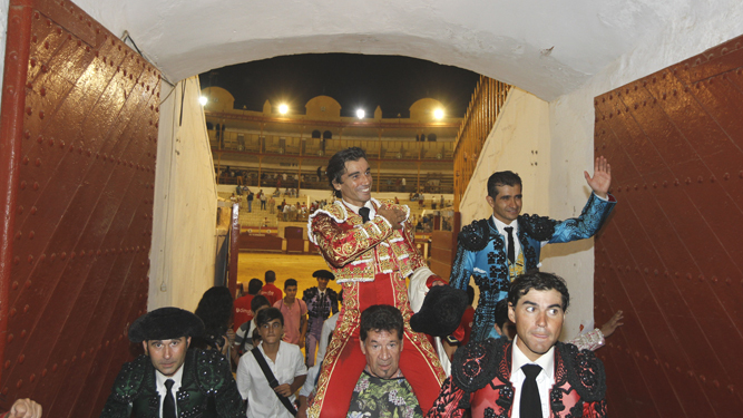 Curro Díaz y Joselito Adame, por la puerta grande.