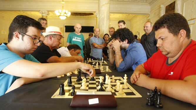 El ajedrez reunió a más de 60 participantes en las instalaciones del Círculo Mercantil de Almería.