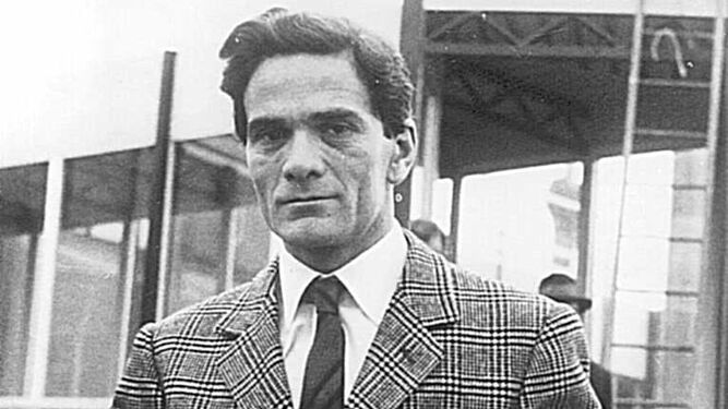El cineasta y escritor Pier Paolo Pasolini (Bolonia, 1922-Ostia, 1975).