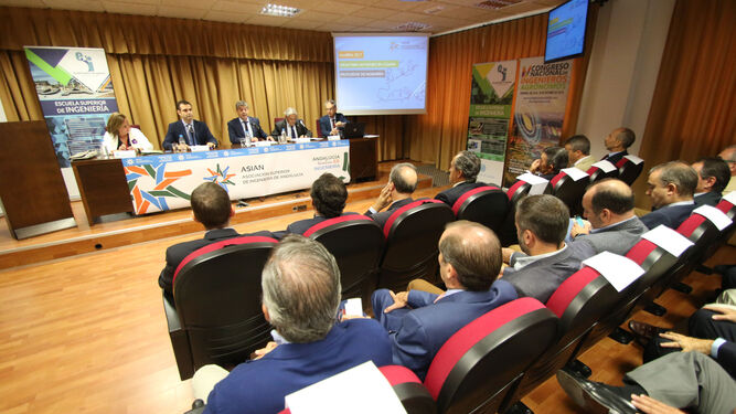La Universidad de Almería albergó ayer la presentación de las medidas para industrializar Andalucía y Almería.