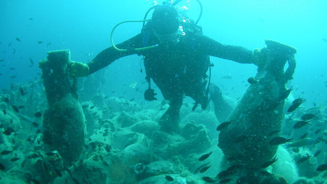Carboneras esconde bajo el agua un museo arqueológico