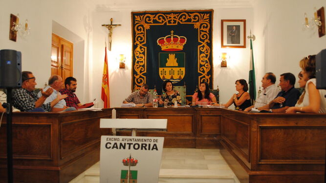 Pleno celebrado en el Ayuntamiento de Cantoria.