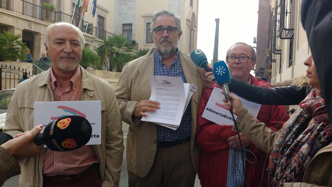 Carta de amor al ministro de Fomento,  que volverá a Almería a finales de mes
