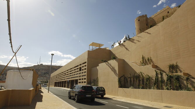 Las obras del Mesón Gitano fueron paralizadas durante más de un año después de la denuncia del Colegio de Arquitectos.