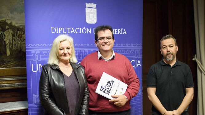 El diputado de Cultura, Antonio J. Rodríguez con Denise O'Dell y Félix Rosell.