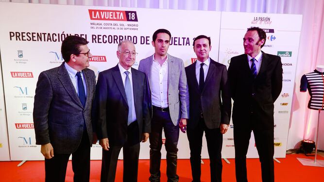 Alberto Contador con Amat, García, Matarí y Mena, ayer.