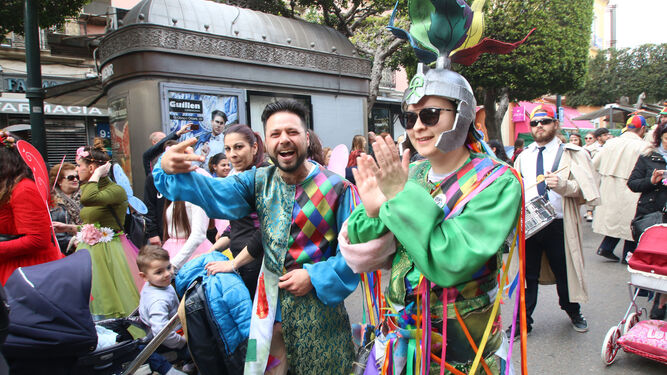 Cientos de personas dan su adiós al Carnaval con el Entierro de la Sardina