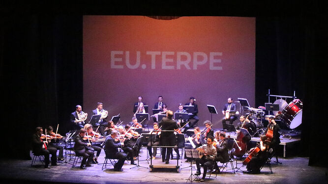 La Orquesta EU.Terpe estuvo magistral en su concierto en Almería.