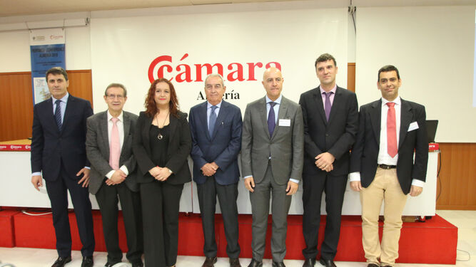 Imagen de los participantes en la jornada, ayer en la Cámara de Comercio de Almería