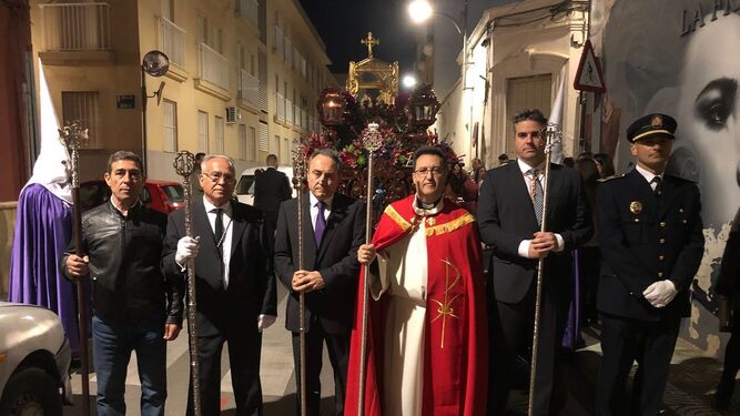 El alcalde, Manuel Jesús Flores, ha vivido la Semana Santa viatoreña con intensidad.