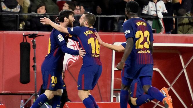 Messi celebra con sus compañeros el segundo gol azulgrana.