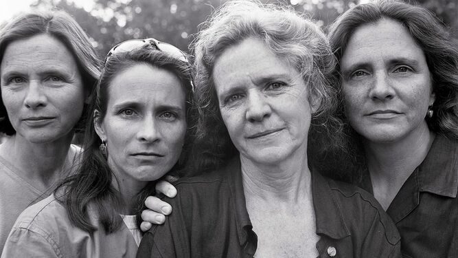 Imagen de las Hermanas Brown fotografiadas por Nixon.