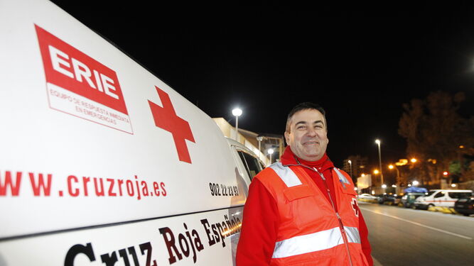 Antonio Alastrue, de 50 años, es el alma del servicio de Cruz Roja.