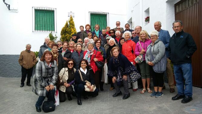 Mayores de Mojácar visitan Fondón y Laujar
