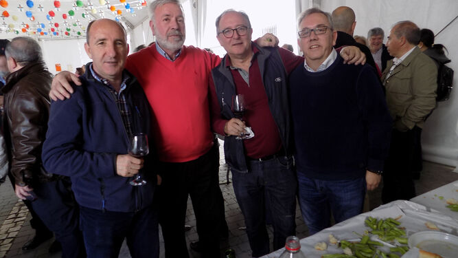 Organizadores del concurso de vinos y mostos.