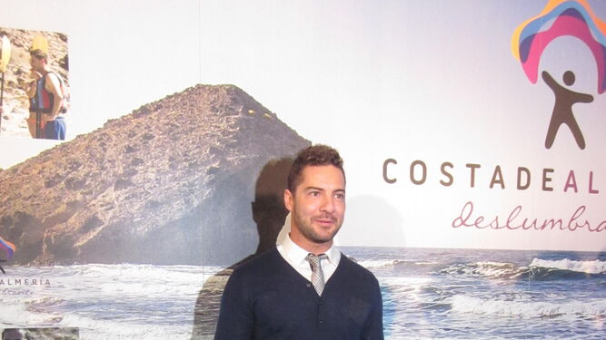 El cantante ha sido en los últimos años la imagen de la marca 'Costa de Almería'.