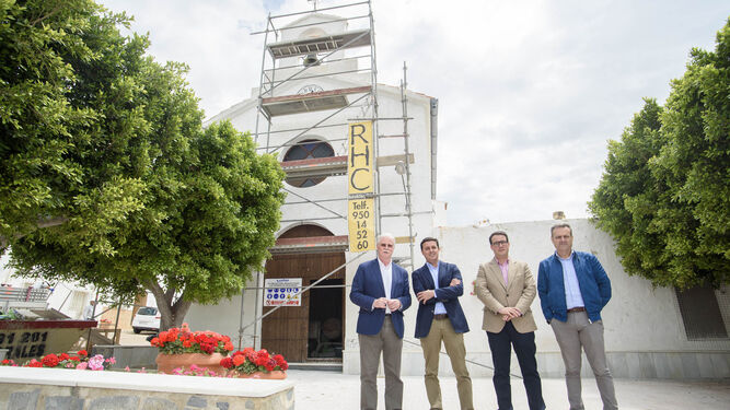 El vicepresidente de Diputación y el diputado de Presidencia han visitado las obras junto al alcalde, Juan Herrera.