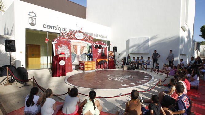 Fotogaler&iacute;a Festival de Teatro de El Ejido. Obra "A Su Servicio". Las Norias