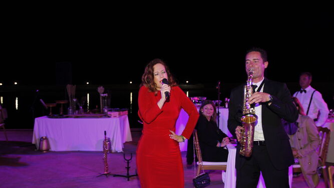 Mar Venzal y Juanma Linde, durante una de las actuaciones.