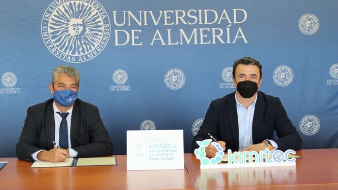 Carmelo Rodríguez, rector UAL, y Antonio Domene, vicepresidente de Kimitec
