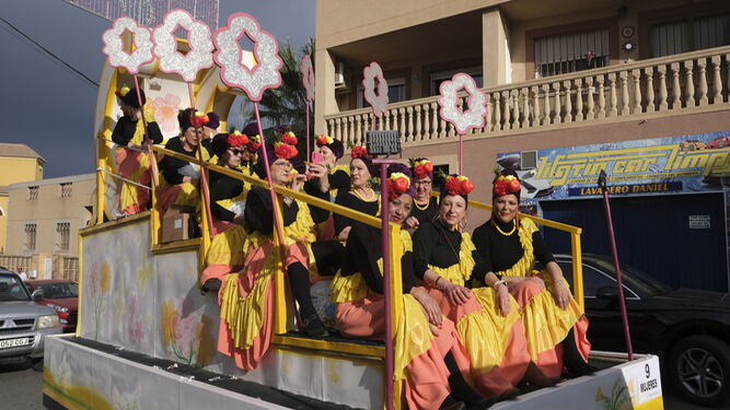 Carroza del desfile de Benahadux