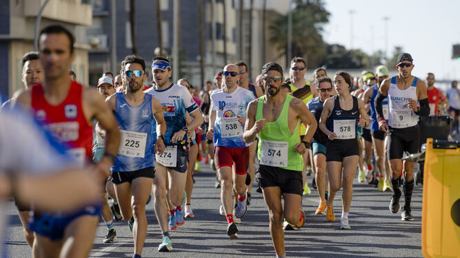 Las imágenes de la media maratón Bahía de Cádiz 2023.