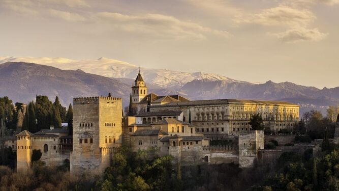 La Alhambra de Granada, en el 'Top 10' de los puntos turísticos de España con 2,3 millones de visitantes