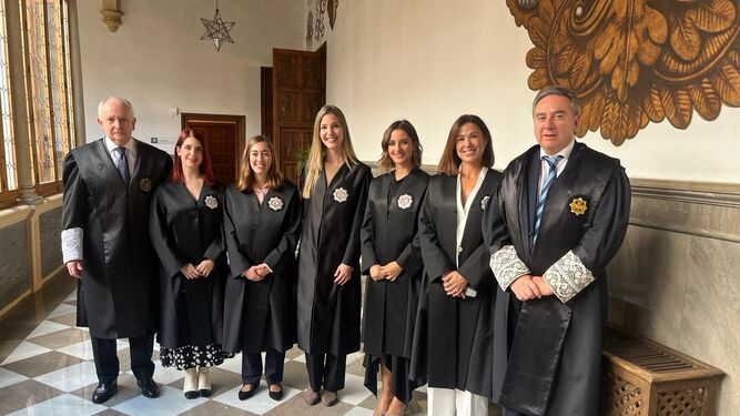 El presidente de la Audiencia, Luis Miguel Columna, ha acompañado a las cinco nuevas juezas.