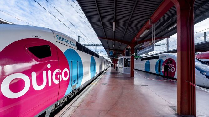 Un tren de Ouigo en la Estación de Madrid-Chamartín.
