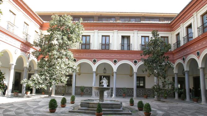 Patio del Ayuntamiento de Granada.