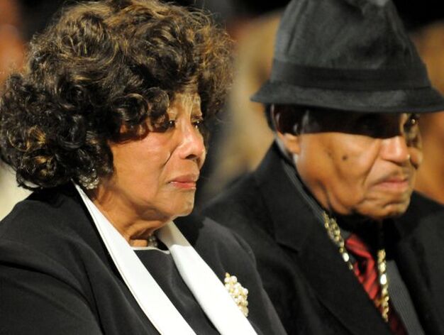 Los padres del cantante, Katherine y Joe Jackson, durante el funeral.

Foto: AFP