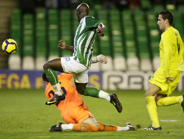 El Betis golea al Villarreal B en el partido aplazado por la gripe A. /Antonio Pizarro