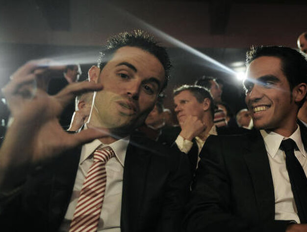 Contador y S&aacute;nchez conversan animadamente durante el acto.

Foto: Agencias
