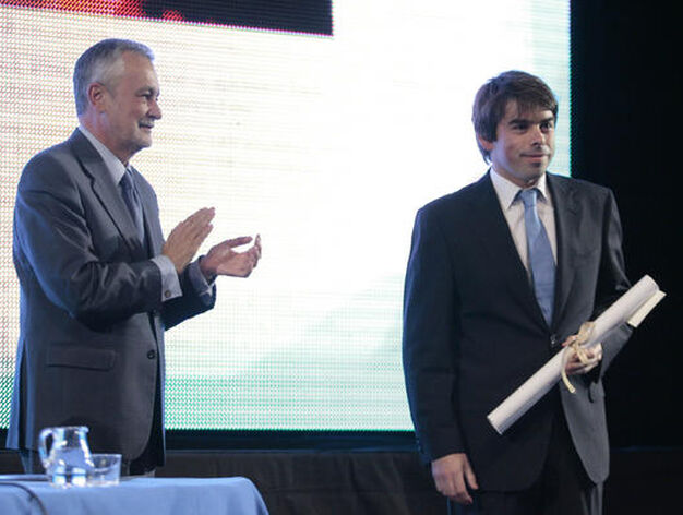 Rafael H&ouml;hr recoge el premio en la modalidad de Internet concedido a 'Joly Digital'.

Foto: Juan Carlos Mu&ntilde;oz