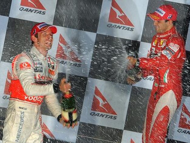Massa y Button, alegres en el podio. (FOTOS: AFP/Reuters/EFE)