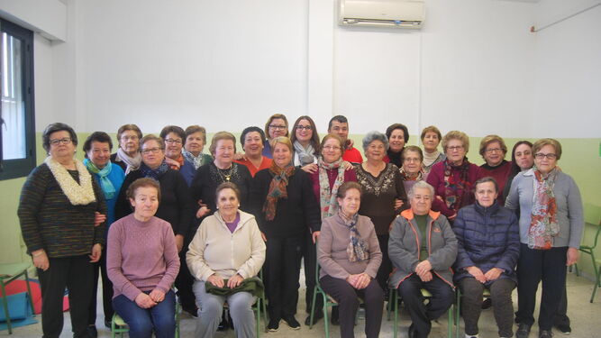 Participantes del taller de gimnasia mantenimiento de Campohermoso.