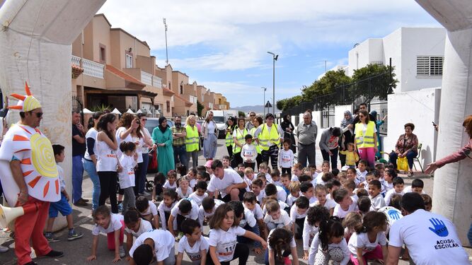 El colegio celebró con 700 niños la IV Carrera Escolar solidaria San Isidro.