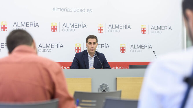 Un momento de la rueda de prensa de Miguel Ángel Castellón.