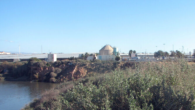 Vista parcial de la planta depuradora de aguas de El Ejido.